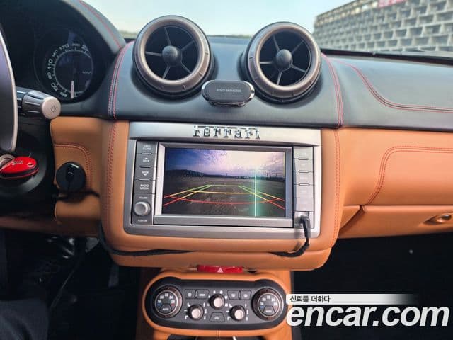 Ferrari 캘리포니아 4.3 V8, 2010 8