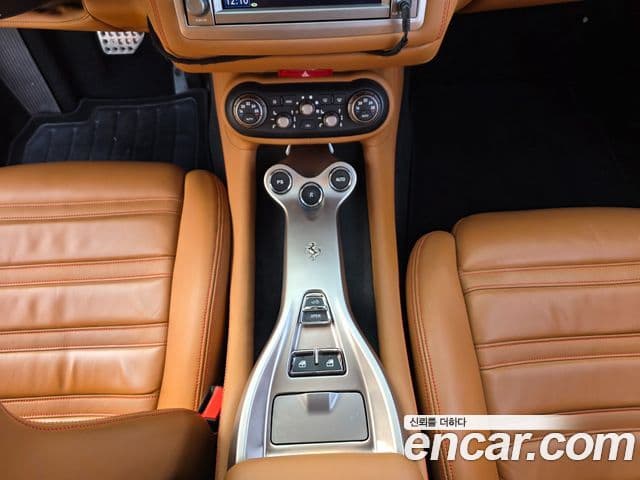 Ferrari 캘리포니아 4.3 V8, 2010 18