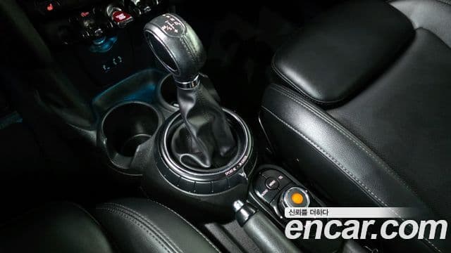 Mini Cooper D 3세대, 2016 9