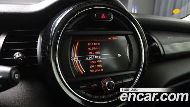 Mini Cooper D 3세대, 2016 13