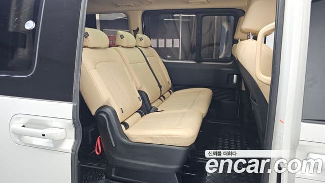 Hyundai Staria Modern, 2025 12