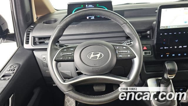 Hyundai Staria Modern, 2025 13