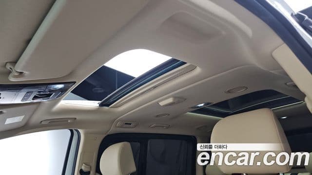 Hyundai Staria Modern, 2025 19