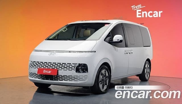 Hyundai Staria Modern, 2025 1