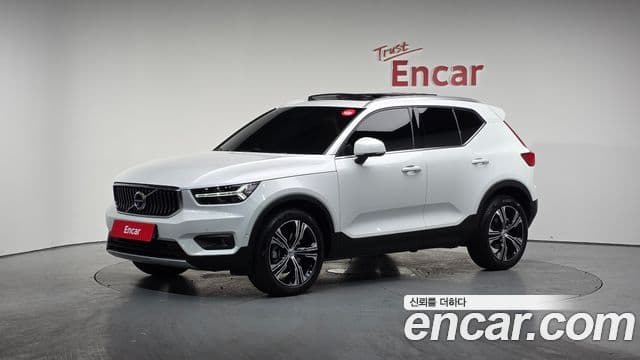Volvo XC40 B4 Inscription, 2021 1