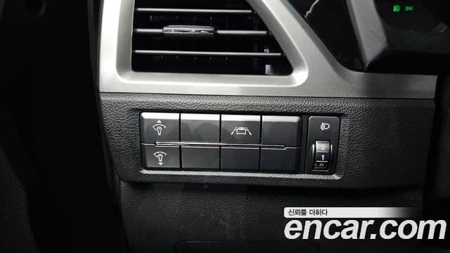 KG모빌리티(SsangYong) Beautiful Korando бензин 1.5 2WD C5, 2020 13