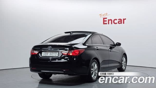 Hyundai YF Sonata Premier, 2011 2