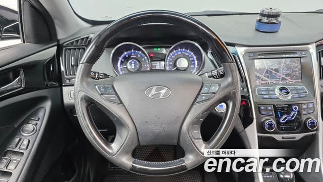 Hyundai YF Sonata Premier, 2011 13