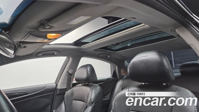 Hyundai YF Sonata Premier, 2011 19