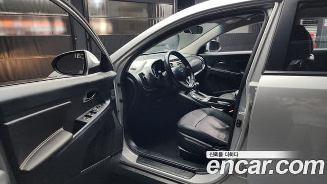 Kia Sportage R топовая версия, 2011 10