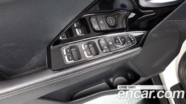 Kia The / новый New Niro Prestige, 2022 17