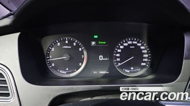 Hyundai LF Sonata Special, 2016 8