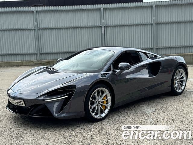 맥라렌 아투라 3.0 купе, 2023 6