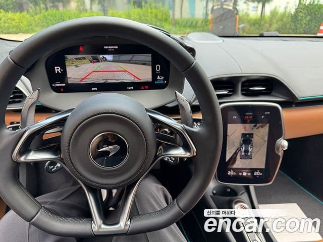 맥라렌 아투라 3.0 купе, 2023 16