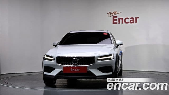 Volvo V60 Cross Country 2세대 B5 Pro AWD, 2022 3