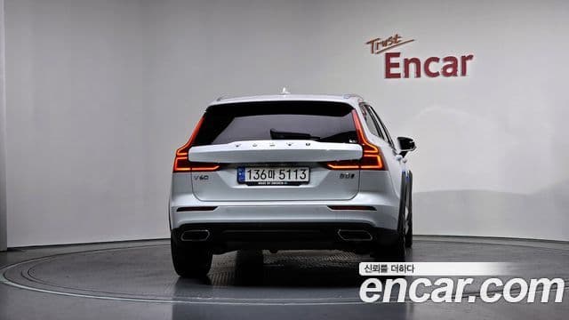 Volvo V60 Cross Country 2세대 B5 Pro AWD, 2022 4