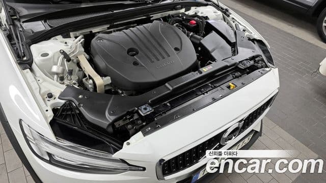 Volvo V60 Cross Country 2세대 B5 Pro AWD, 2022 6