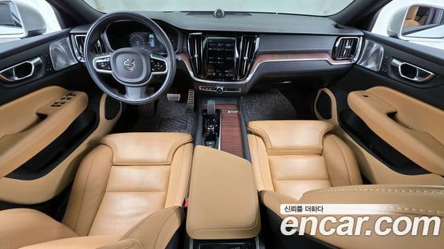 Volvo V60 Cross Country 2세대 B5 Pro AWD, 2022 7