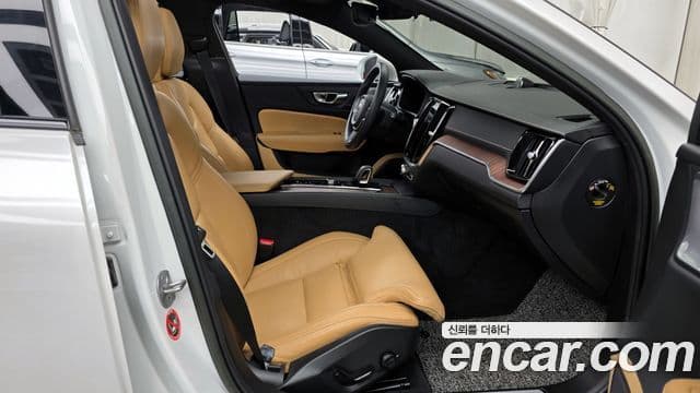 Volvo V60 Cross Country 2세대 B5 Pro AWD, 2022 11