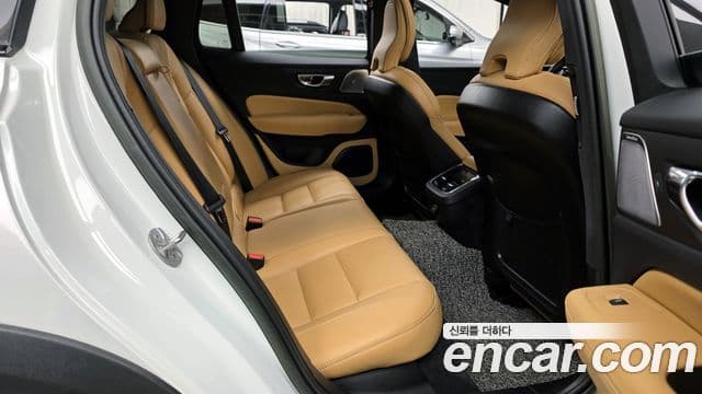 Volvo V60 Cross Country 2세대 B5 Pro AWD, 2022 12