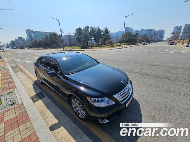 Lexus LS600hL XF40, 2011 8