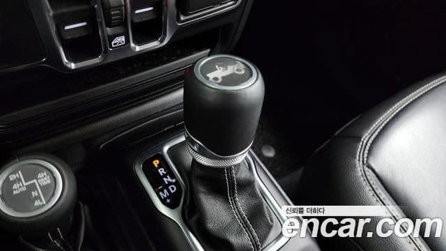 Jeep Wrangler (JL) 2.0 Overland 4도어, 2019 9