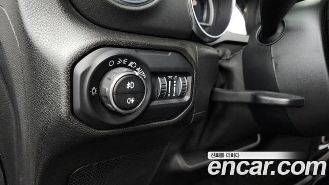 Jeep Wrangler (JL) 2.0 Overland 4도어, 2019 16