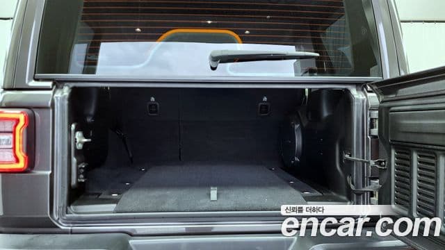 Jeep Wrangler (JL) 2.0 Overland 4도어, 2019 20