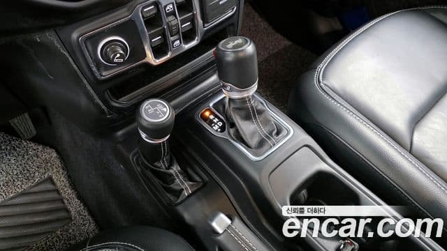 Jeep Wrangler (JL) 2.0 Overland Power top 4도어 4xe, 2022 9