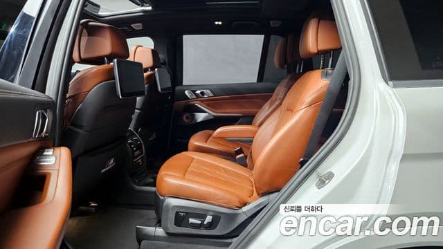 BMW X7 (G07) xDrive 40i M Sport 6인승, 2021 12