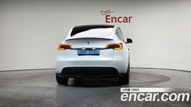 Tesla модель Y, 2024 4