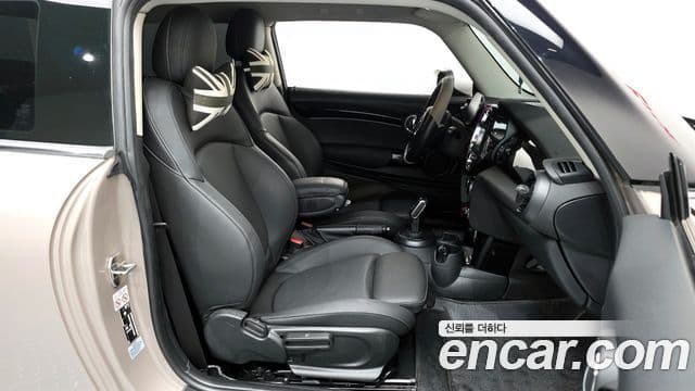 Mini Cooper 3세대, 2024 11