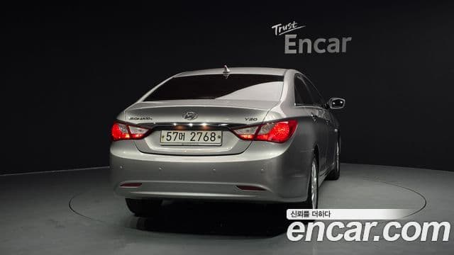 Hyundai YF Sonata Premier, 2011 4