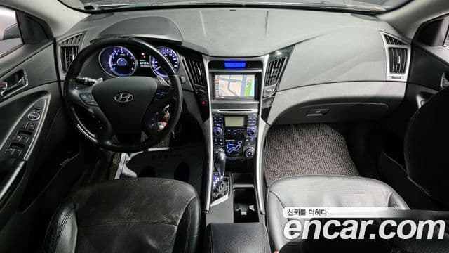 Hyundai YF Sonata Premier, 2011 7