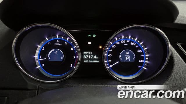 Hyundai YF Sonata Premier, 2011 8