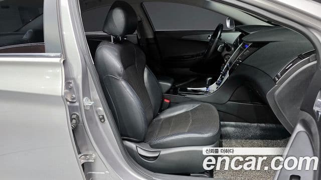 Hyundai YF Sonata Premier, 2011 11