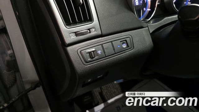 Hyundai YF Sonata Premier, 2011 18