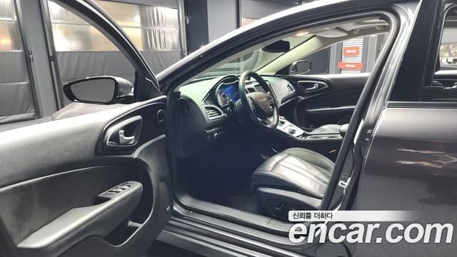크라이슬러 200 2세대 2.4 C, 2015 10
