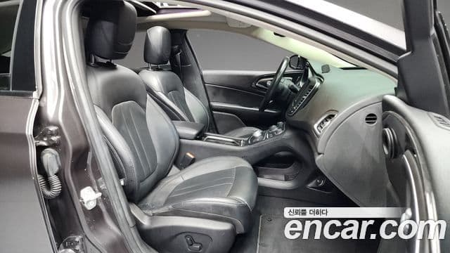크라이슬러 200 2세대 2.4 C, 2015 11