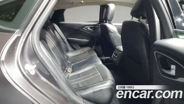 크라이슬러 200 2세대 2.4 C, 2015 12