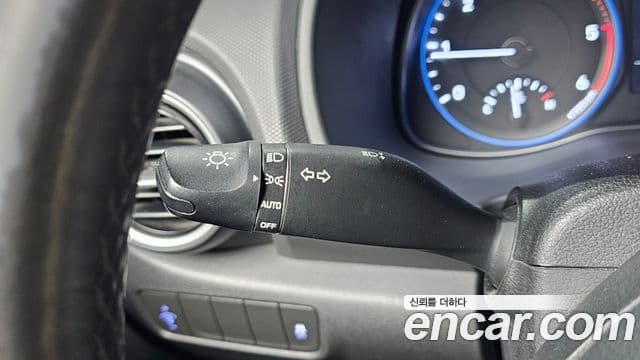 Hyundai Kona Modern Art, 2018 13