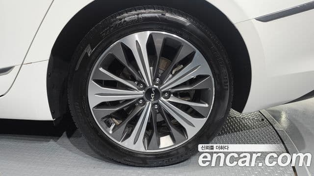 Kia K8 гибрид Noblesse Light, 2022 все фото