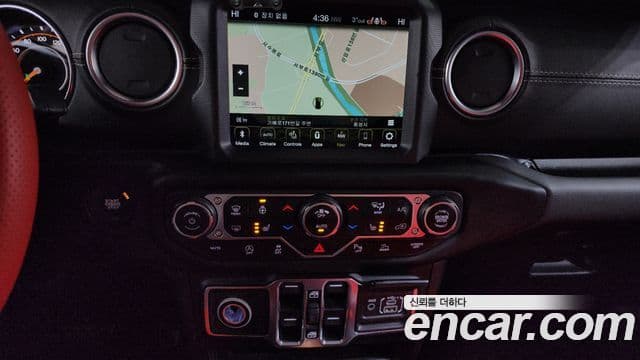 Jeep Wrangler (JL) 2.0 Overland 4도어, 2021 14