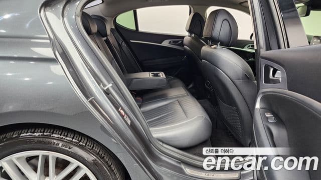 Genesis G70 Elite, 2020 12