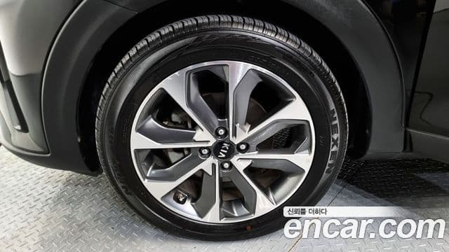 Kia Stonic Trendy, 2018 все фото