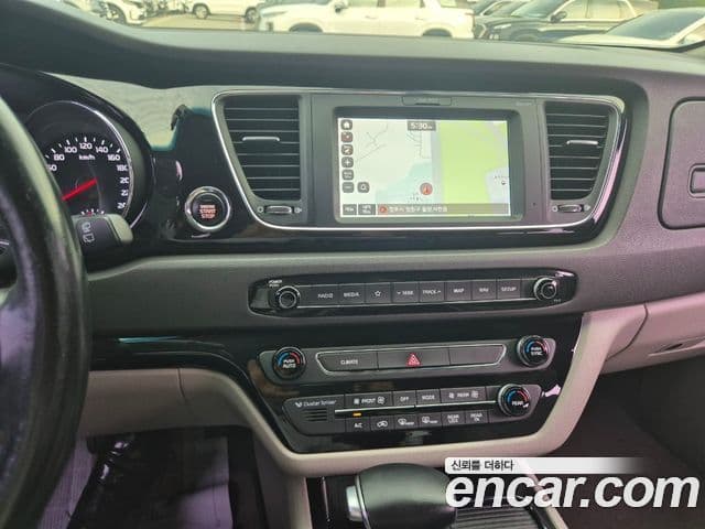 Kia All New Carnival Prestige, 2018 12