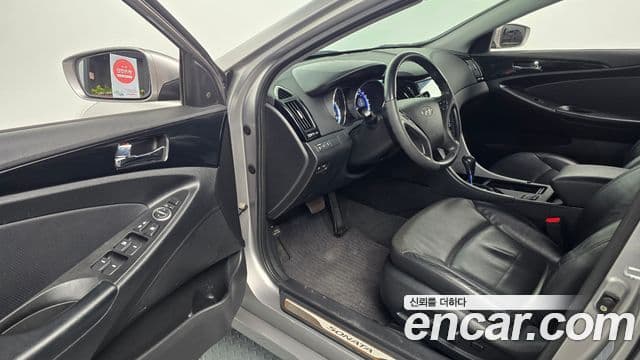 Hyundai YF Sonata люксовая версия, 2010 11