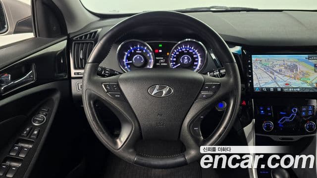 Hyundai YF Sonata люксовая версия, 2010 13