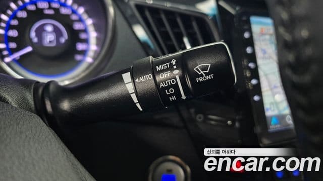 Hyundai YF Sonata люксовая версия, 2010 18