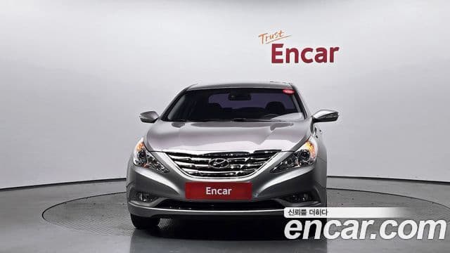 Hyundai YF Sonata чёрный, 2011 3